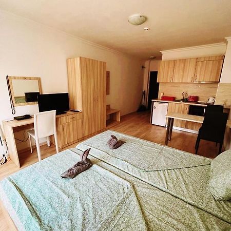 Lovely Studio Apartment On The Beach Burgas Exterior photo