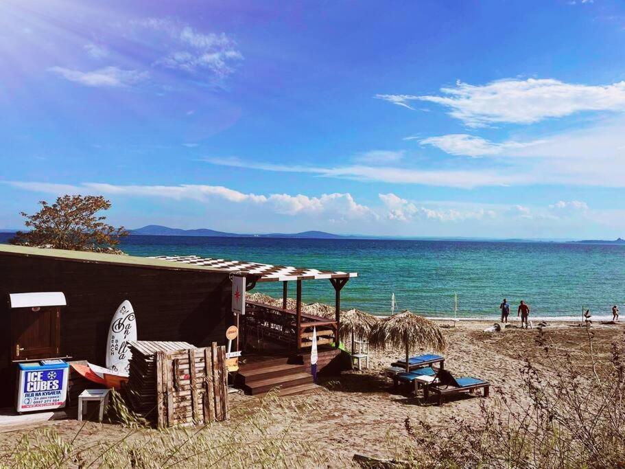 Lovely Studio Apartment On The Beach Burgas Exterior photo